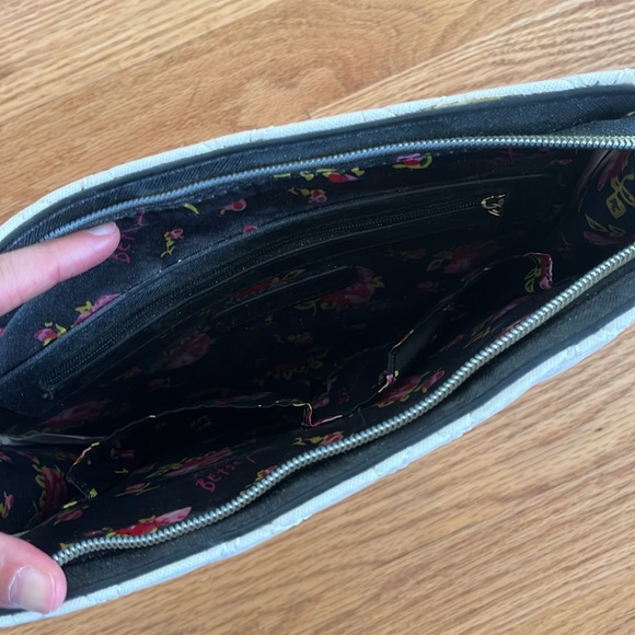 Betsey Johnson clutch purse - Picture 4 of 4